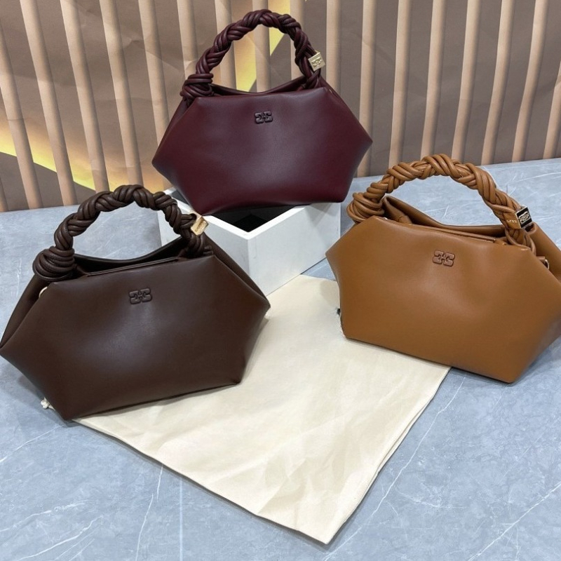 Vintage Minimalist Soft Leathe - مراجعة Vintage Fashion Influencer وسعره