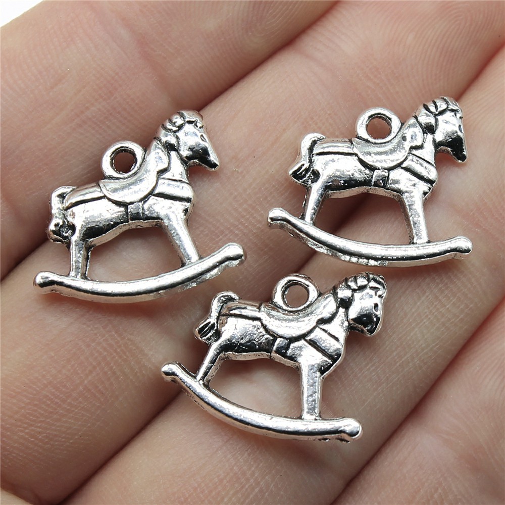 WYSIWYG 4pcs Charms Accessorie - مراجعة Vintage Fashion Toys وسعره