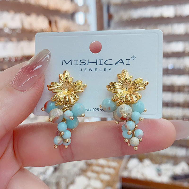 Turquoise Grape Cluster Stud E - مراجعة Vintage Fashion Influencer وسعره