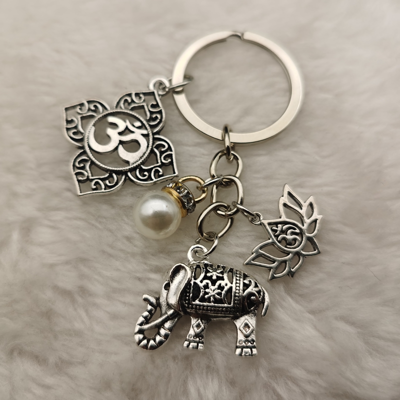 Vintage Religious Keychain Ele - مراجعة Vintage Ysl Fashion وسعره