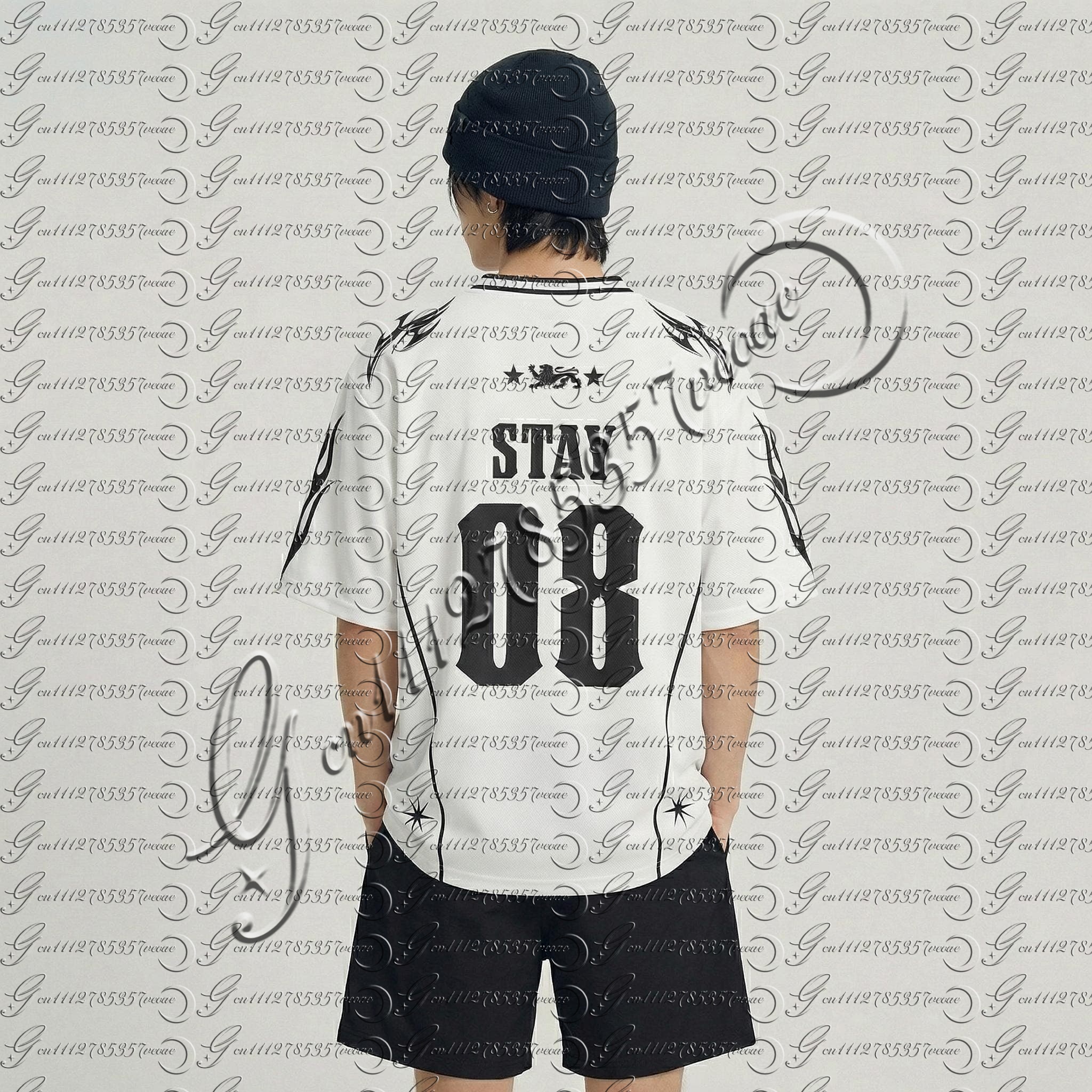 Stray Kids All Around The Worl - مراجعة Vintage Fashion Toys وسعره