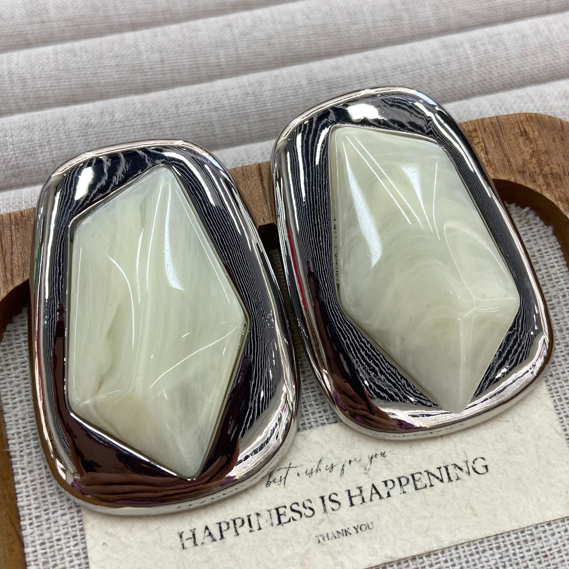 2026 Vintage Fashion Stone Ear - مراجعة Vintage Fashion Influencer وسعره