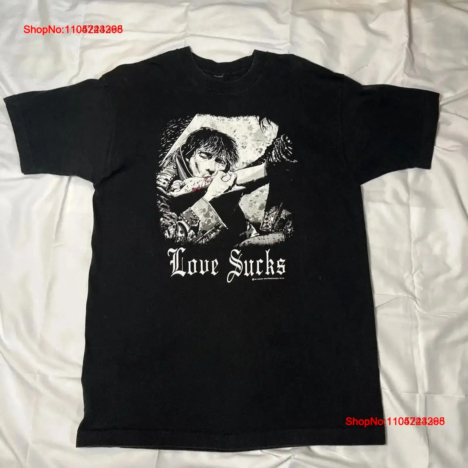 Vintage 90s Love Sucks Vampire - مراجعة Vintage Fashion Victim Shirt وسعره